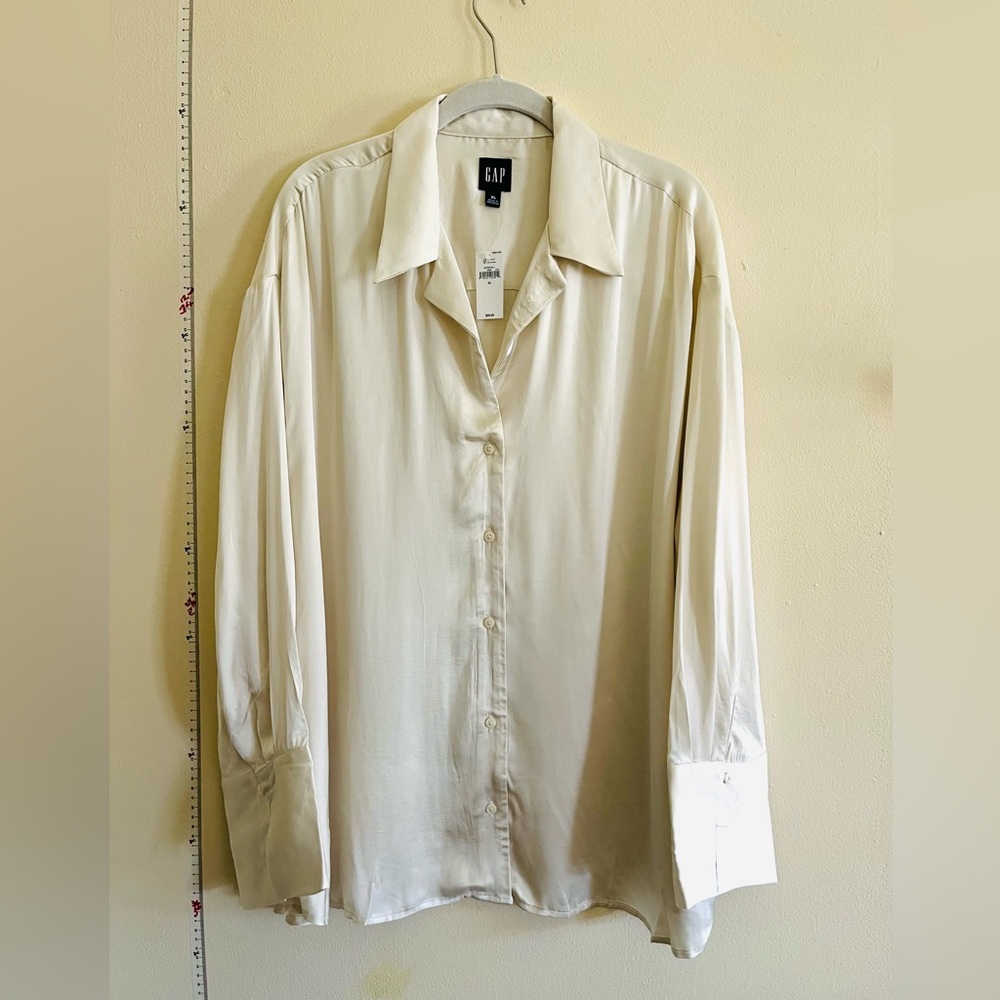 GAP Women’s Elegant Cream Button Down Shirt
